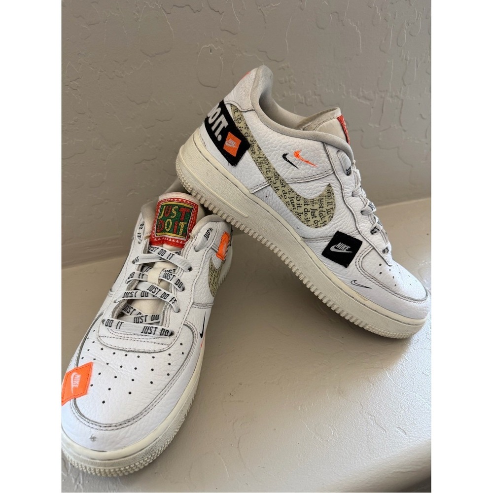 Nike Air Force 1 Low 'Just Do It' White (Big Kids/Youth 6Y / Women's 7.5) - Picture 4 of 11